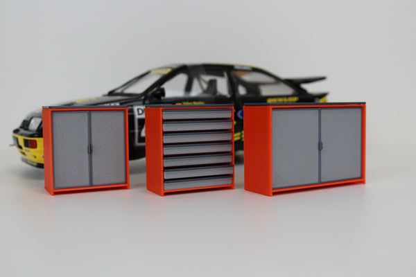 Three-piece 1:18 scale garage cabinet set – workshop furniture for model car collectors.