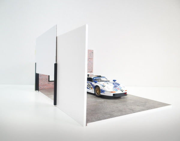 Brick auto garage Scale 1:18 Car models display Diorama model kit 1/18