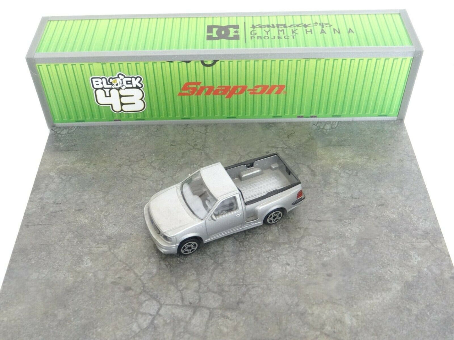 Diorama kits 1:43