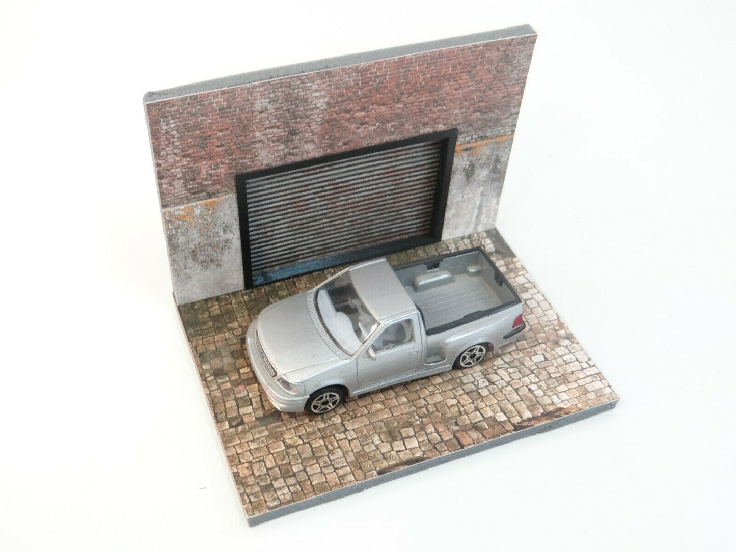 Diorama display
