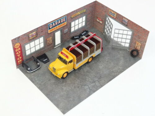 Diorama Model Display 1:43