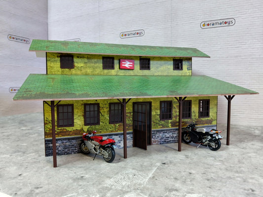 Train station G gauge 1:22.5 scale. Diorama model kit of railway station.