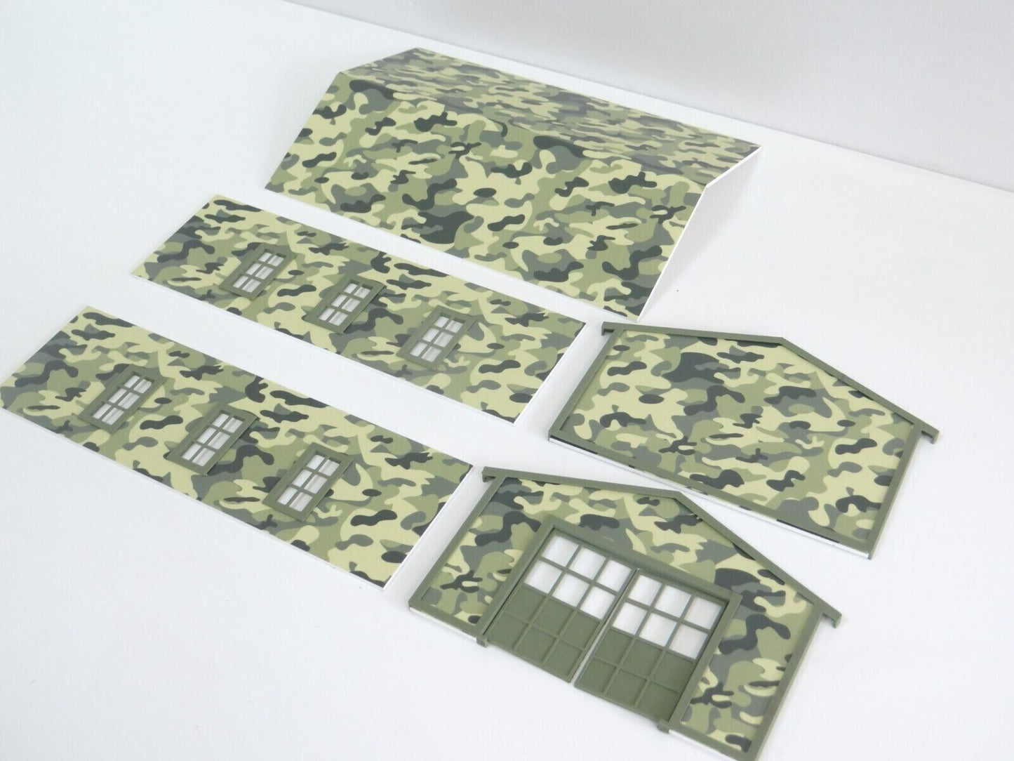 Military Hangar Garage 1:43 Scale Diorama Model Kit Cars and Vehicles Accessory