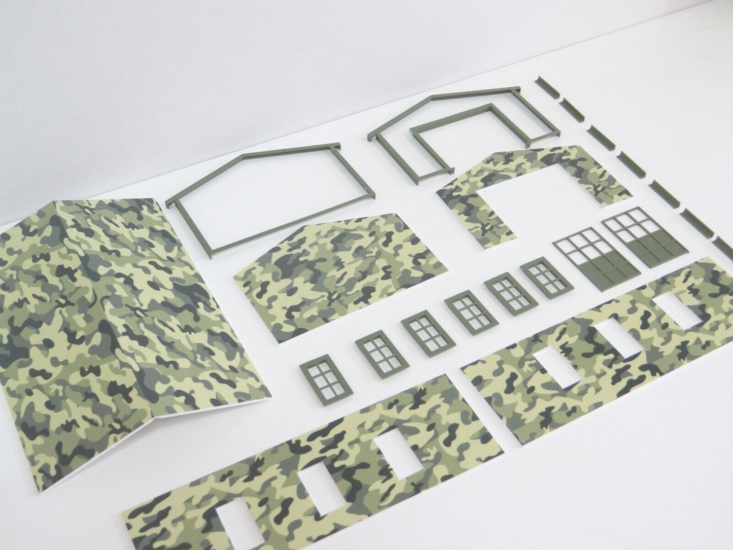 Military Hangar Garage 1:43 Scale Diorama Model Kit Cars and Vehicles Accessory