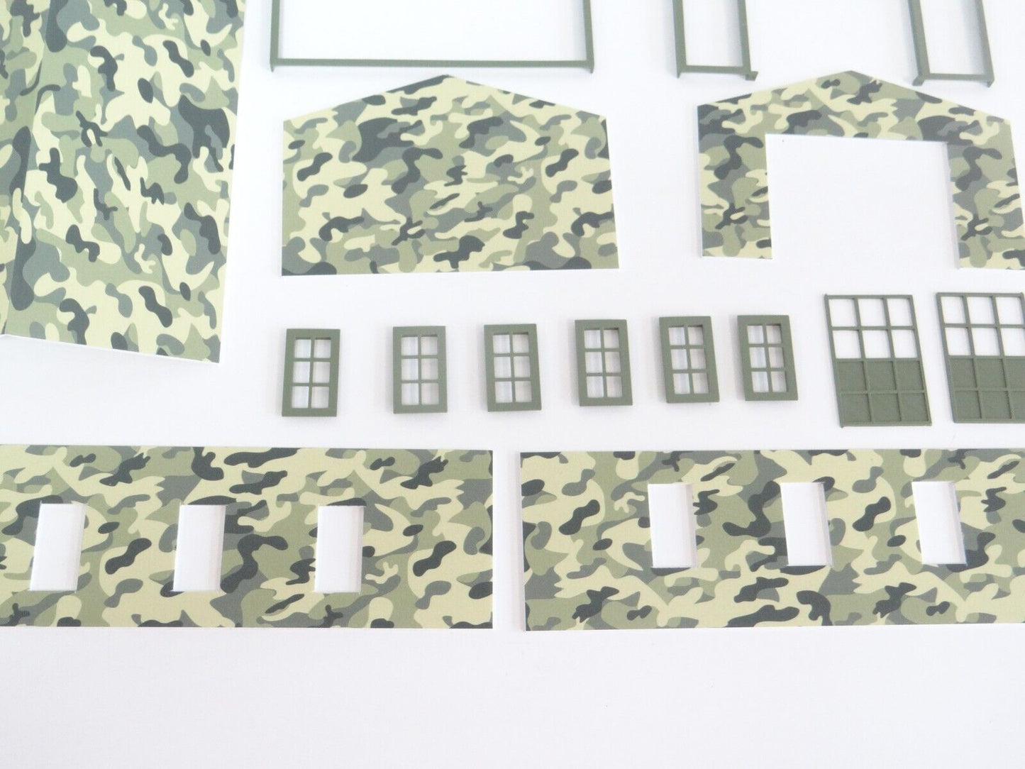 Military Hangar Garage 1:43 Scale Diorama Model Kit Cars and Vehicles Accessory