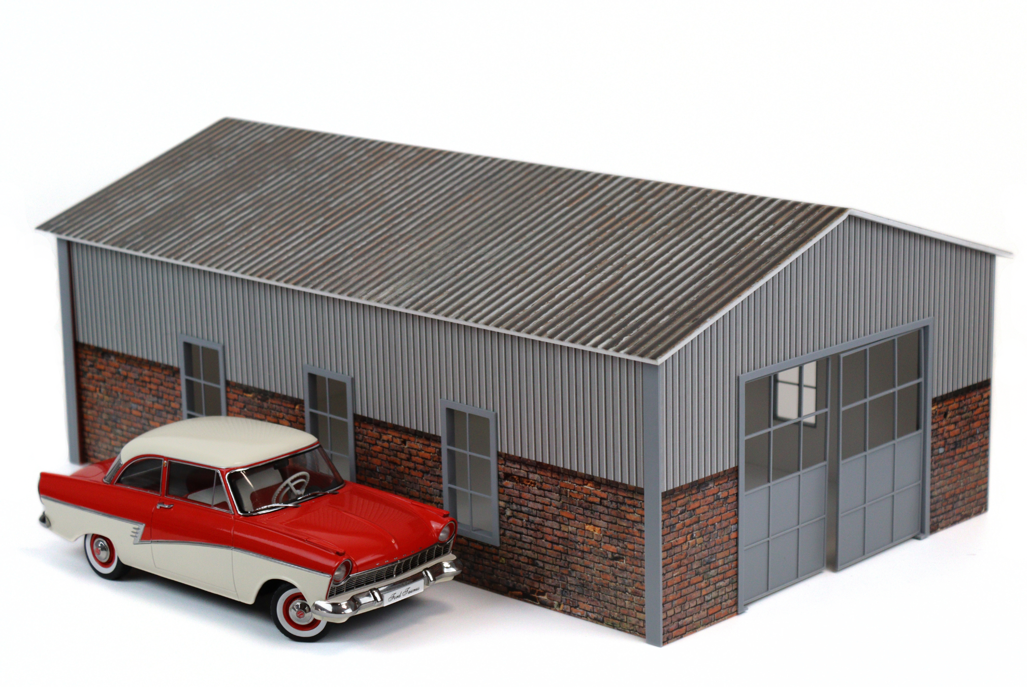 1:18 scale hangar garage with model car
