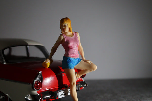 1:18 Car Wash Girl for dicast models and collectors 