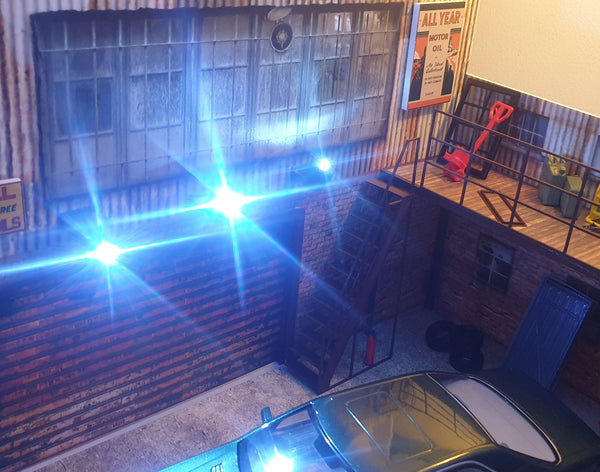 Diorama set of 3 lights. Garage lights. Scale 1:18, 1:24. Building lights. Miniature lights