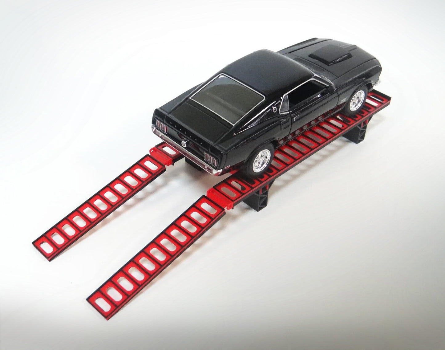 Car display ramp. Scale 1:24.