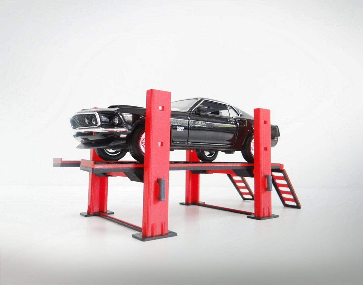 Car display ramp. Scale 1:24.