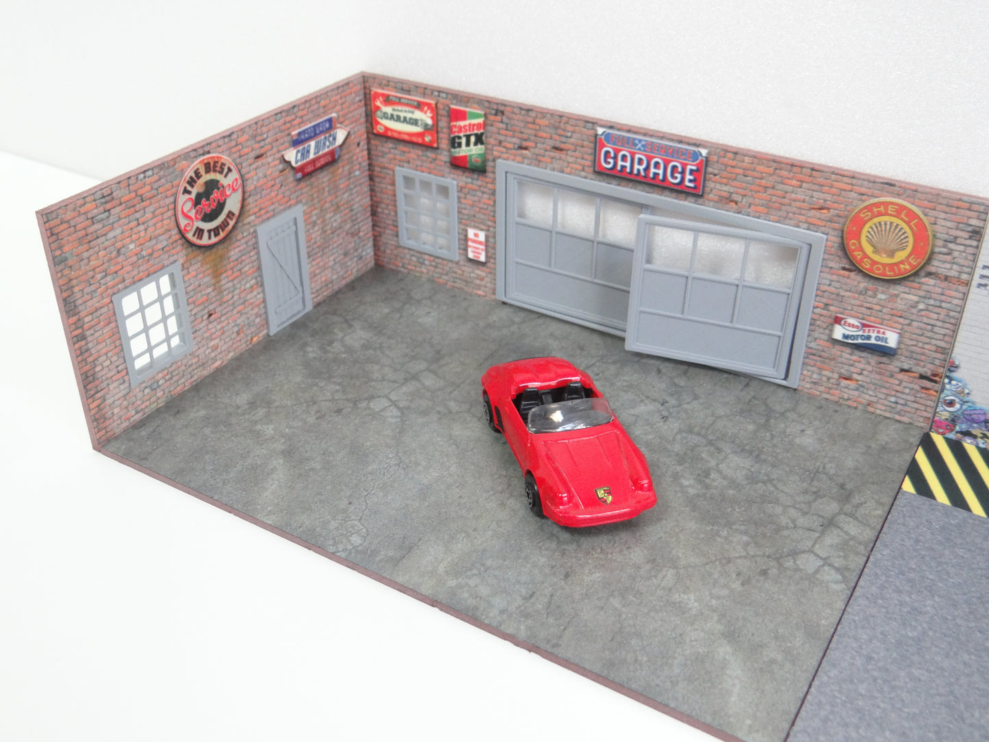 Diorama models Set of 2 auto service displays Scale 1:60 / 64 Miniature garages