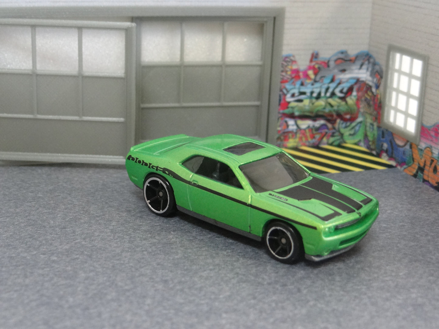 Diorama models Set of 2 auto service displays Scale 1:60 / 64 Miniature garages