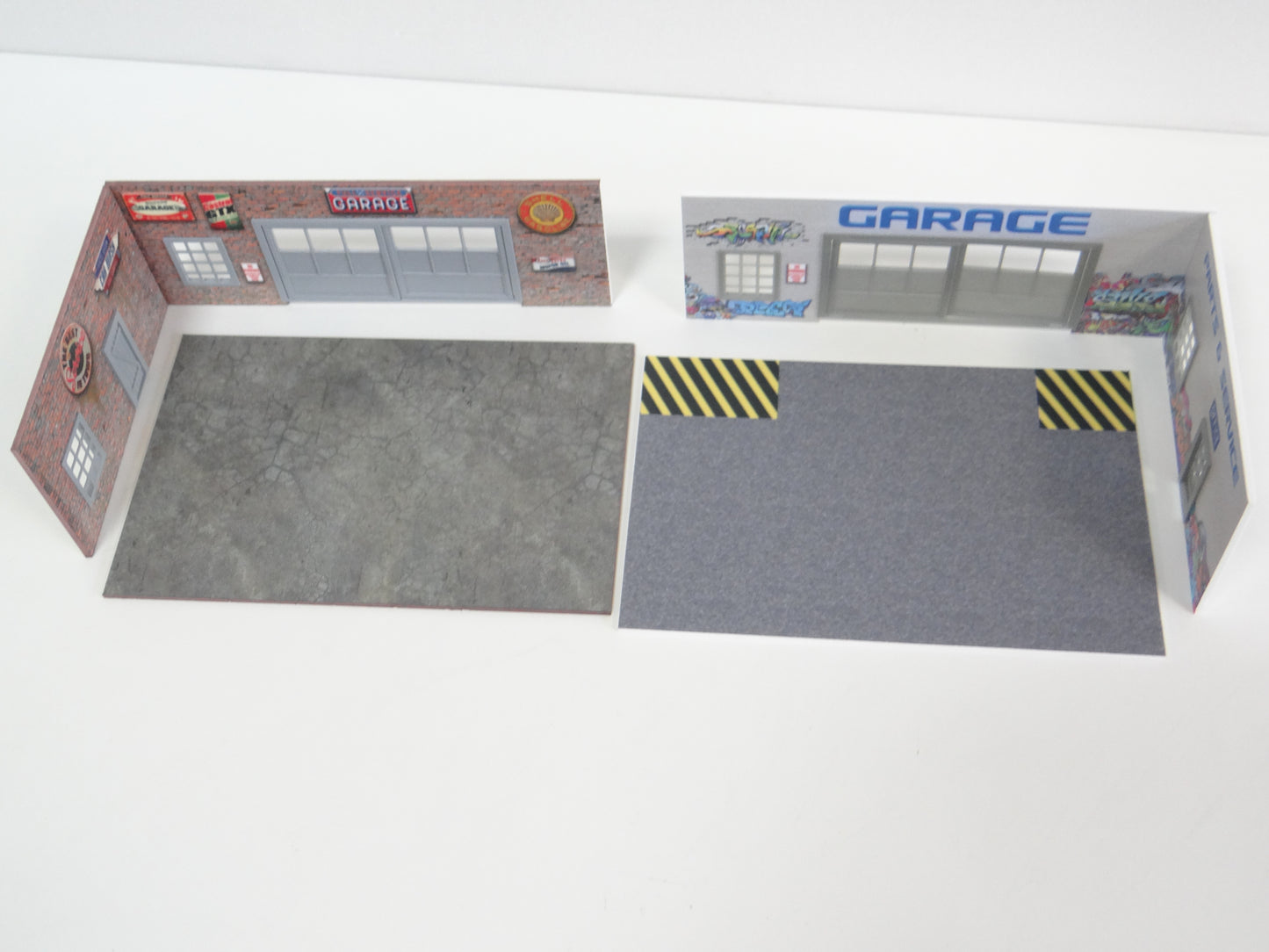 Diorama models Set of 2 auto service displays Scale 1:60 / 64 Miniature garages