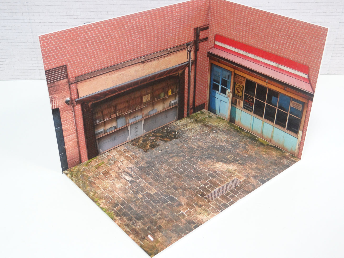 Store and garage scene Scale 1:24 Diorama model kit Miniature car models display 1/24