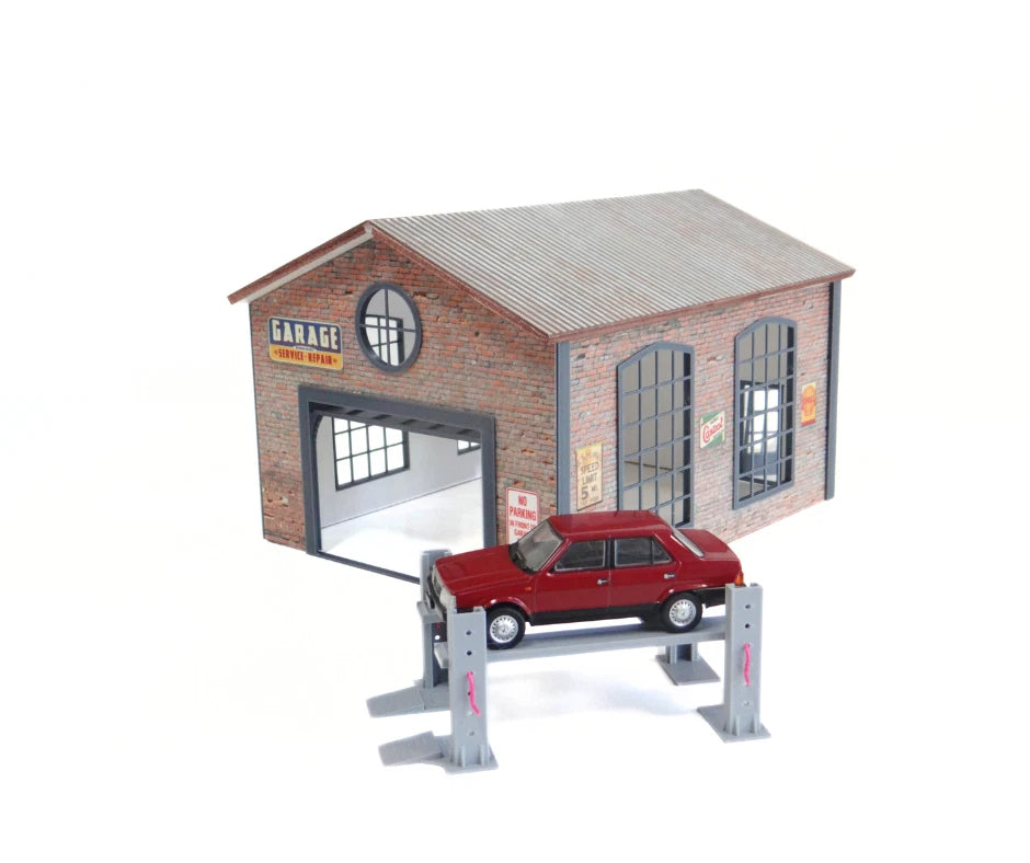 Brick Garage RR Diorama Model Kit with Lifting Door Scale 1:43 Display