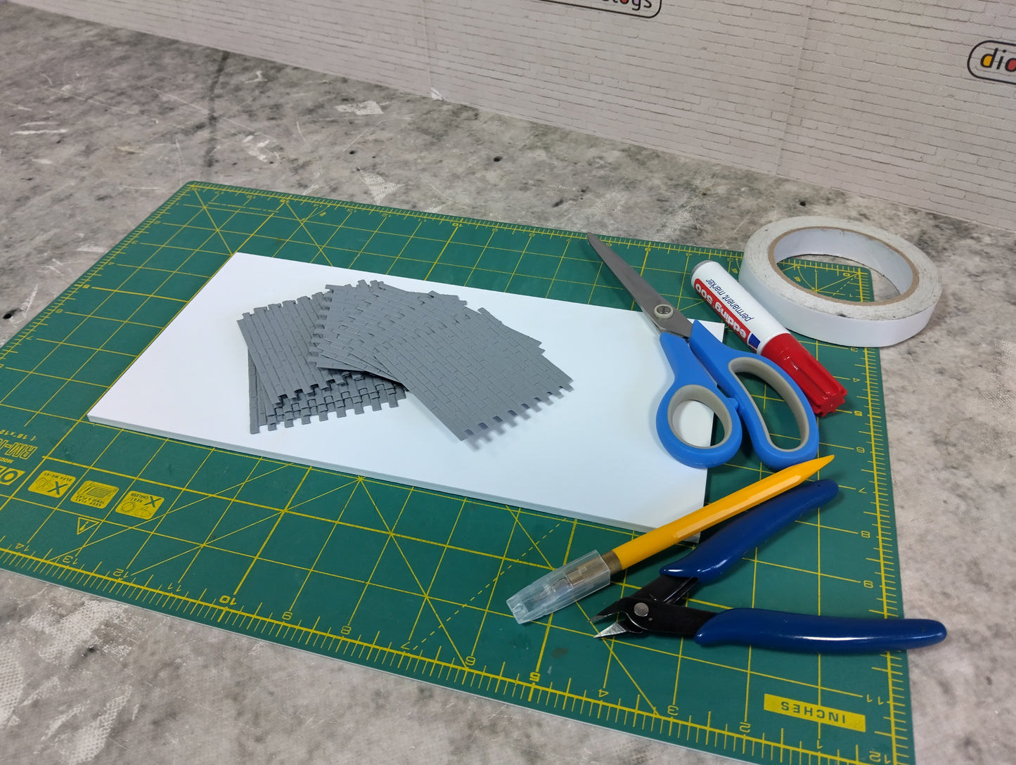Brick wall sheets 1/18 scale Diorama model making Display decoration Size 1:18