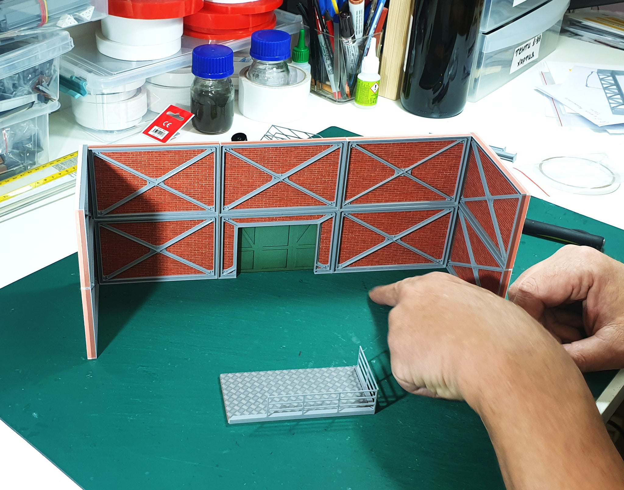 Brick modular garage Scale 1:43 Diorama model kit Size 1:43 Model