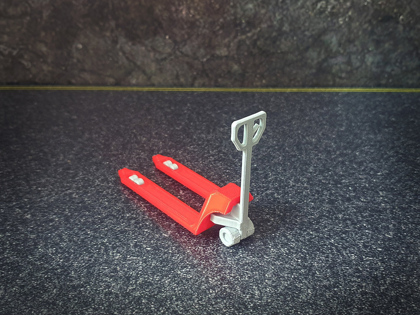 Pallet jack. Scale 1:18.