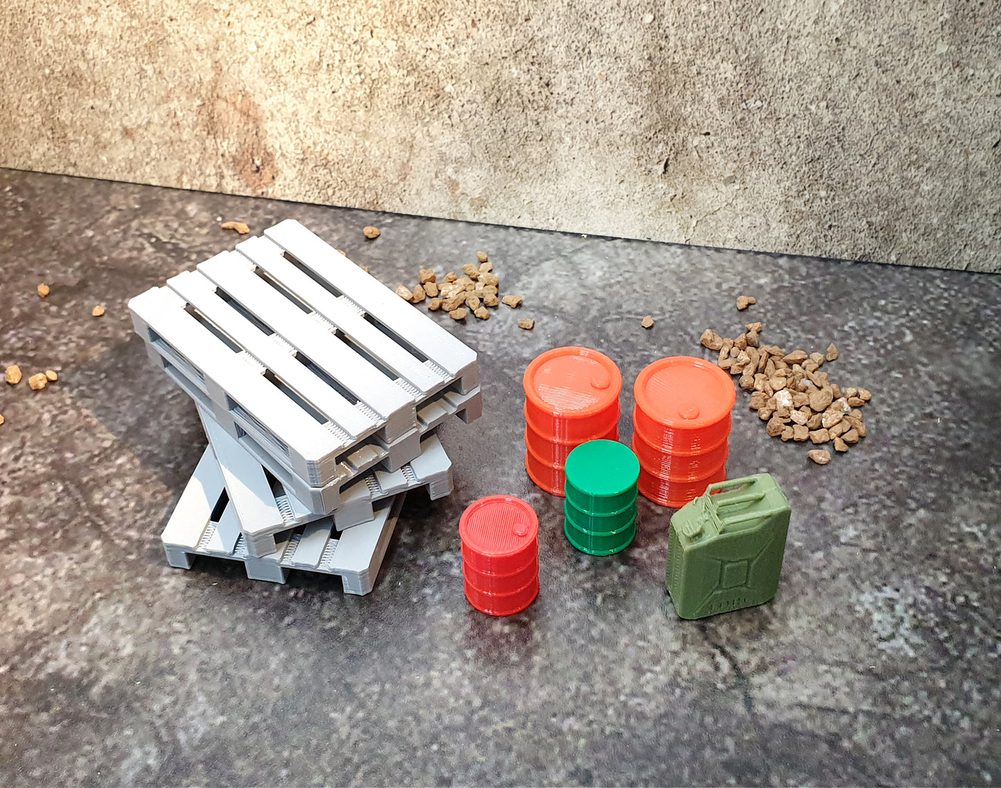 Pallet set for Diorama. Scale 1:18.
