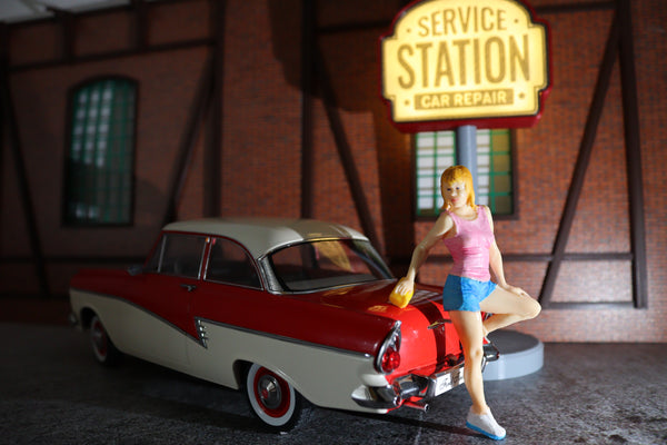 Girl Figure 1:18 Scale Diorama Accessory Model Car Display Decoration SIZE 1/18