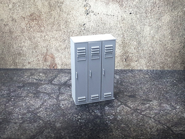 Locker shelf with 3 doors. Scale 1:24.