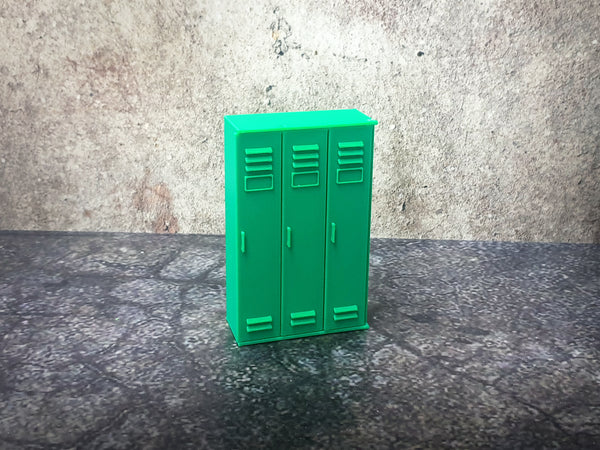 Locker shelf with 3 doors. Scale 1:24.