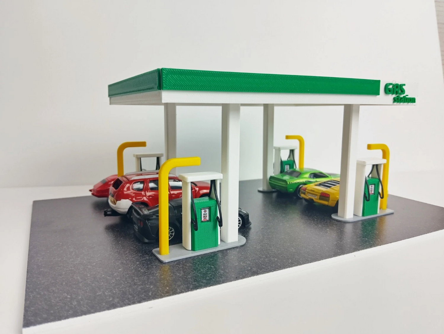 Pre-assembled 1:60 scale model