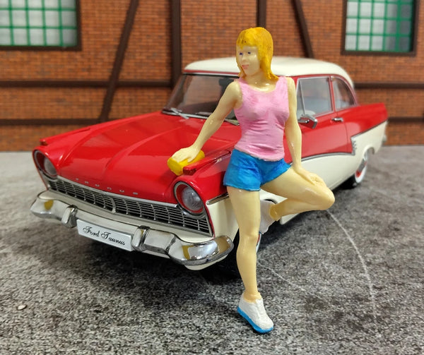 Car Wash girl 1:18 scale for model cars