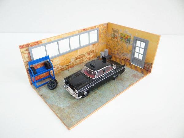 diorama abandoned garage display with equipment scale 1/43
