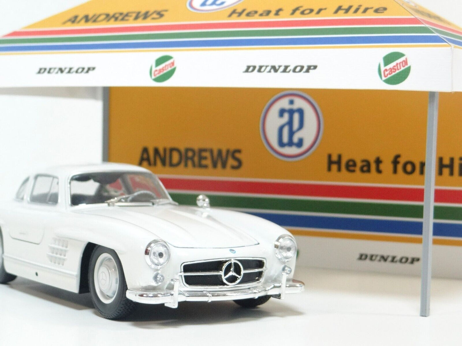 sports die-cast model car display decoration scale 1:24