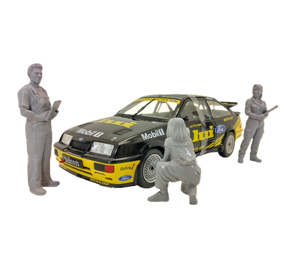 Miniature mechanic figures for 1:18 diorama
