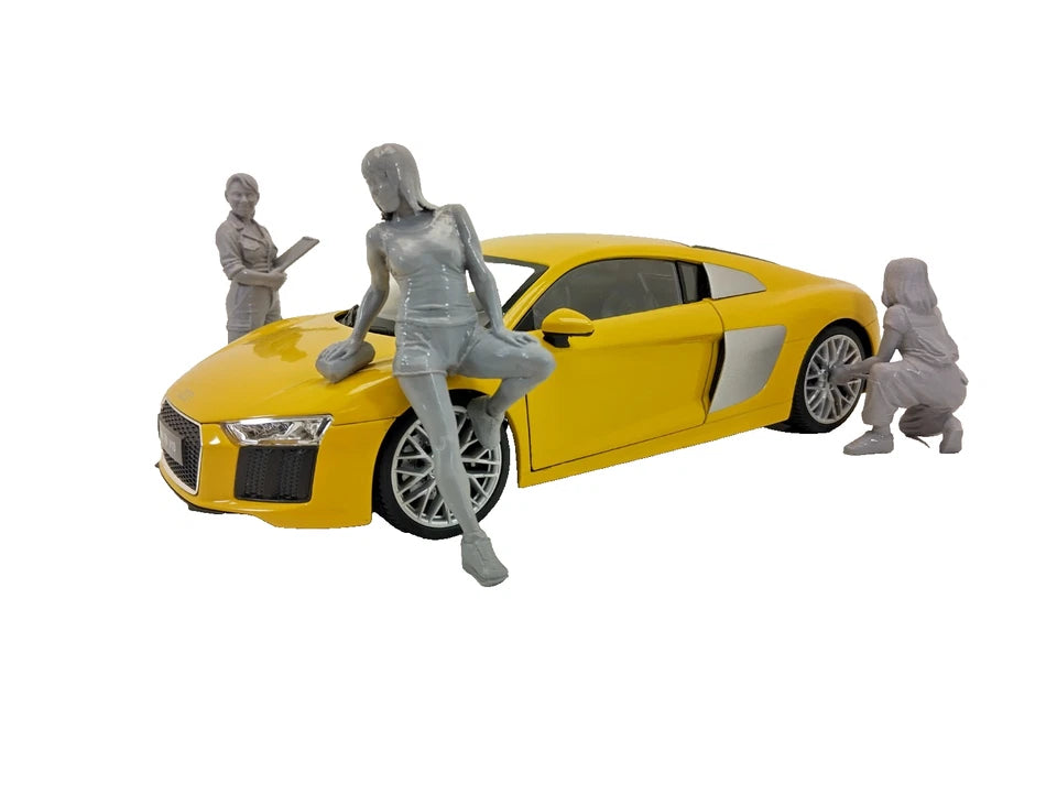 1:18 scale female mechanic figure for diorama car display