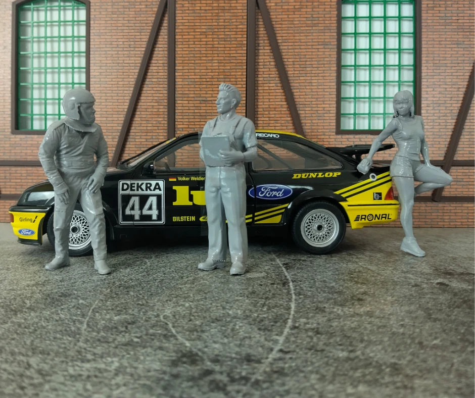 Diorama human figures set 1:18 scale garage accessories