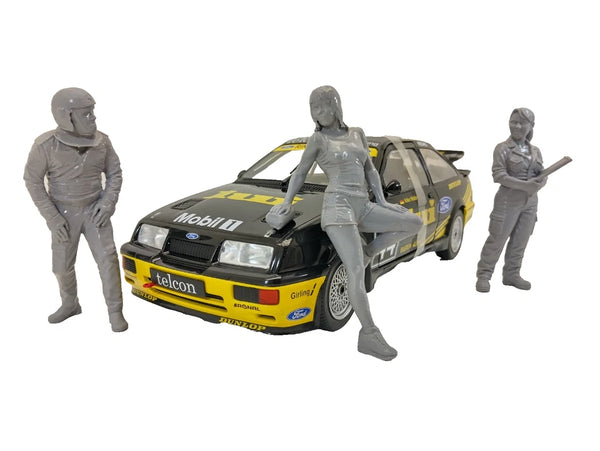 Mechanic - Car Racer - Car Wash Girl Figures 1:18 Scale Diorama Accessories 1/18