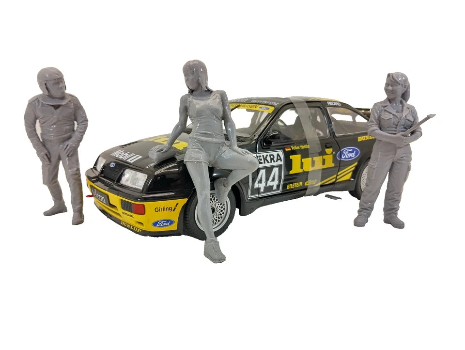 Car wash girl figure 1:18 scale for miniature garage setup