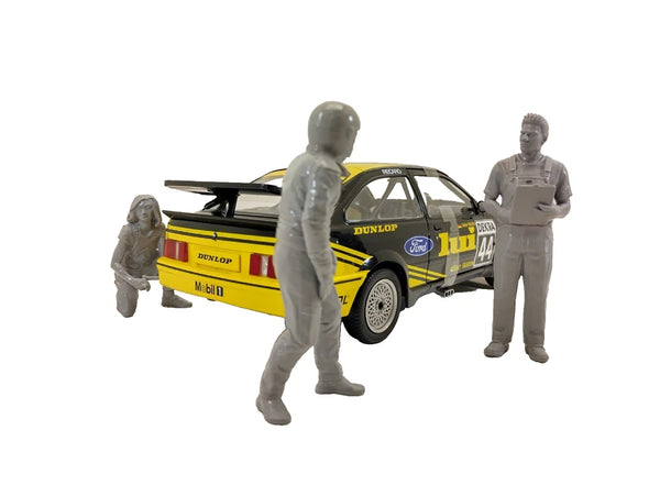 Diorama garage accessory 1:18 scale figures