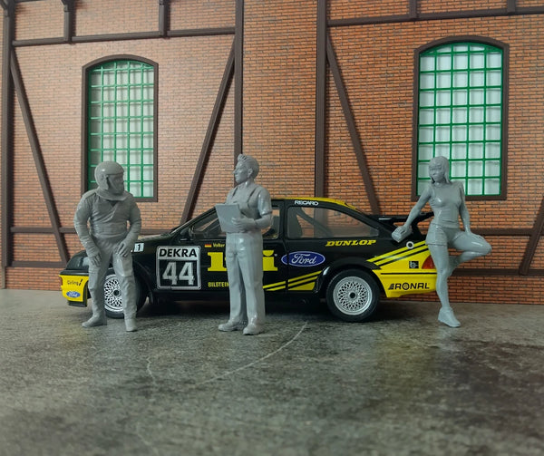 Diorama Accessories 1/18 Mechanic - Car Racer - Car Wash Girl Figures 1:18 Scale