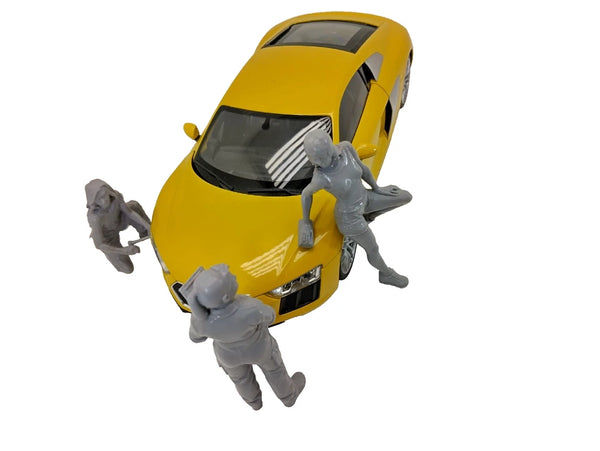 Mechanics Girls Figures – 1:18 Scale Diorama Accessories - Model Car Decoration