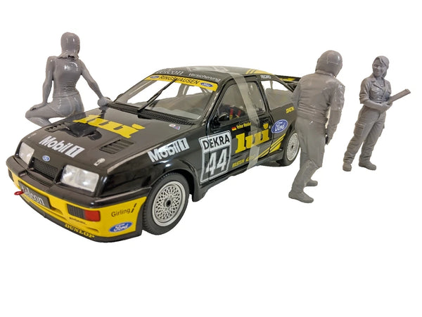 Mechanic - Car Racer - Car Wash Girl Figures 1:18 Scale Diorama Accessories 1/18