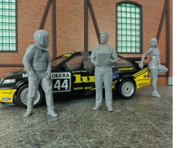 Diorama Accessories 1/18 Mechanic - Car Racer - Car Wash Girl Figures 1:18 Scale