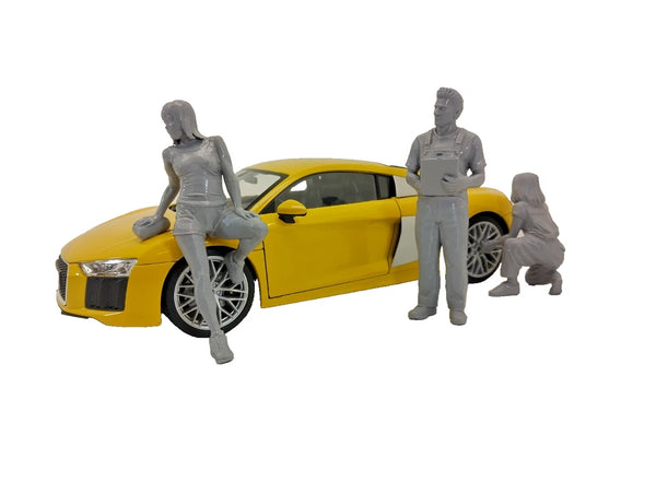 Mechanic and Car Wash Girl Figures Set – 1:18 Scale Diorama Accessories