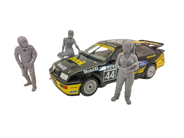 Mechanic - Car Racer - Car Wash Girl Figures 1:18 Scale Diorama Accessories 1/18