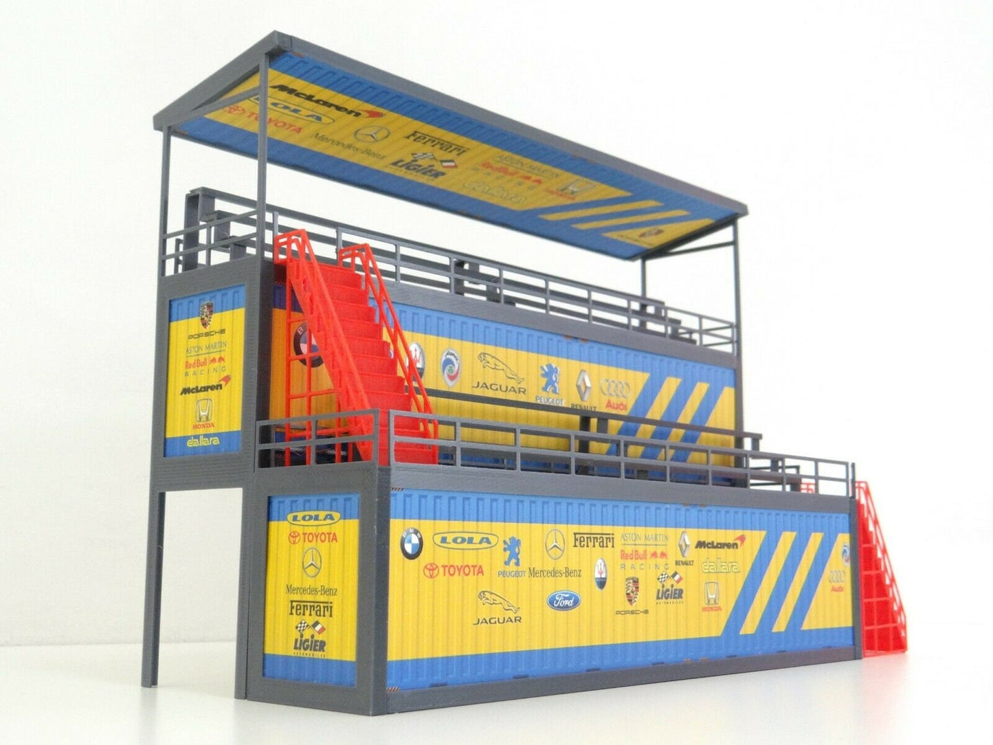 Race tribune size 1:43