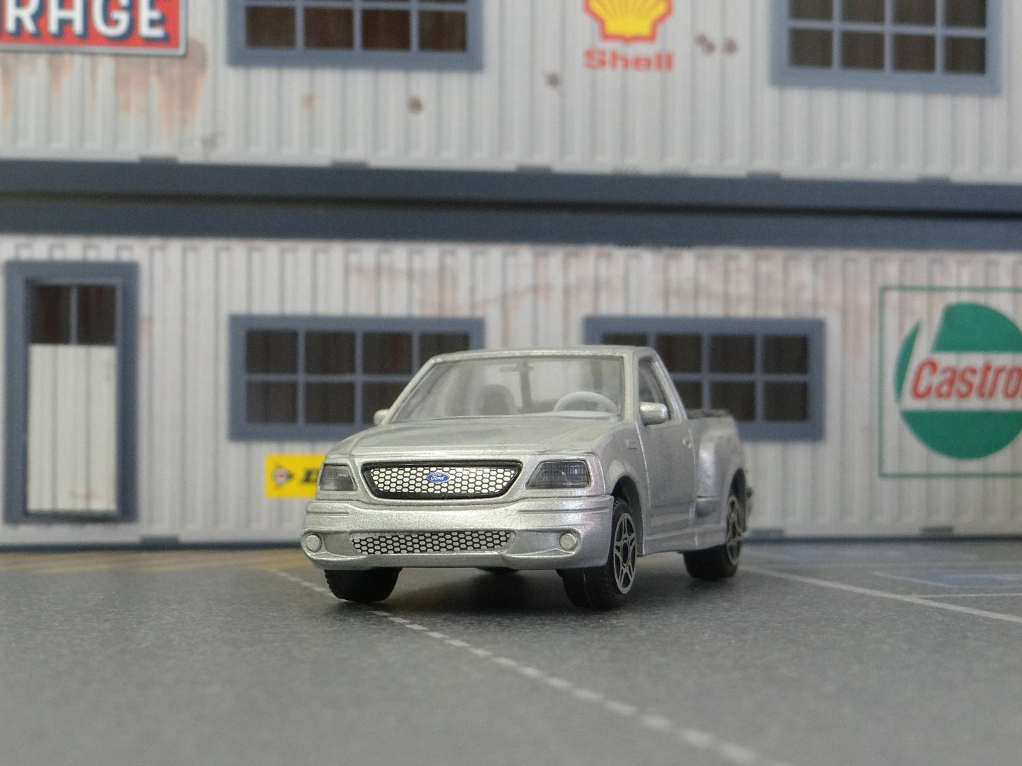 Diorama Parts in Scale 1:43 Office / Containers with Big Parking Base Display