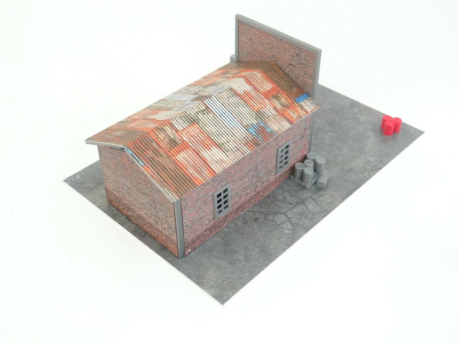 Parking base with car lifter and barrels included in the kit