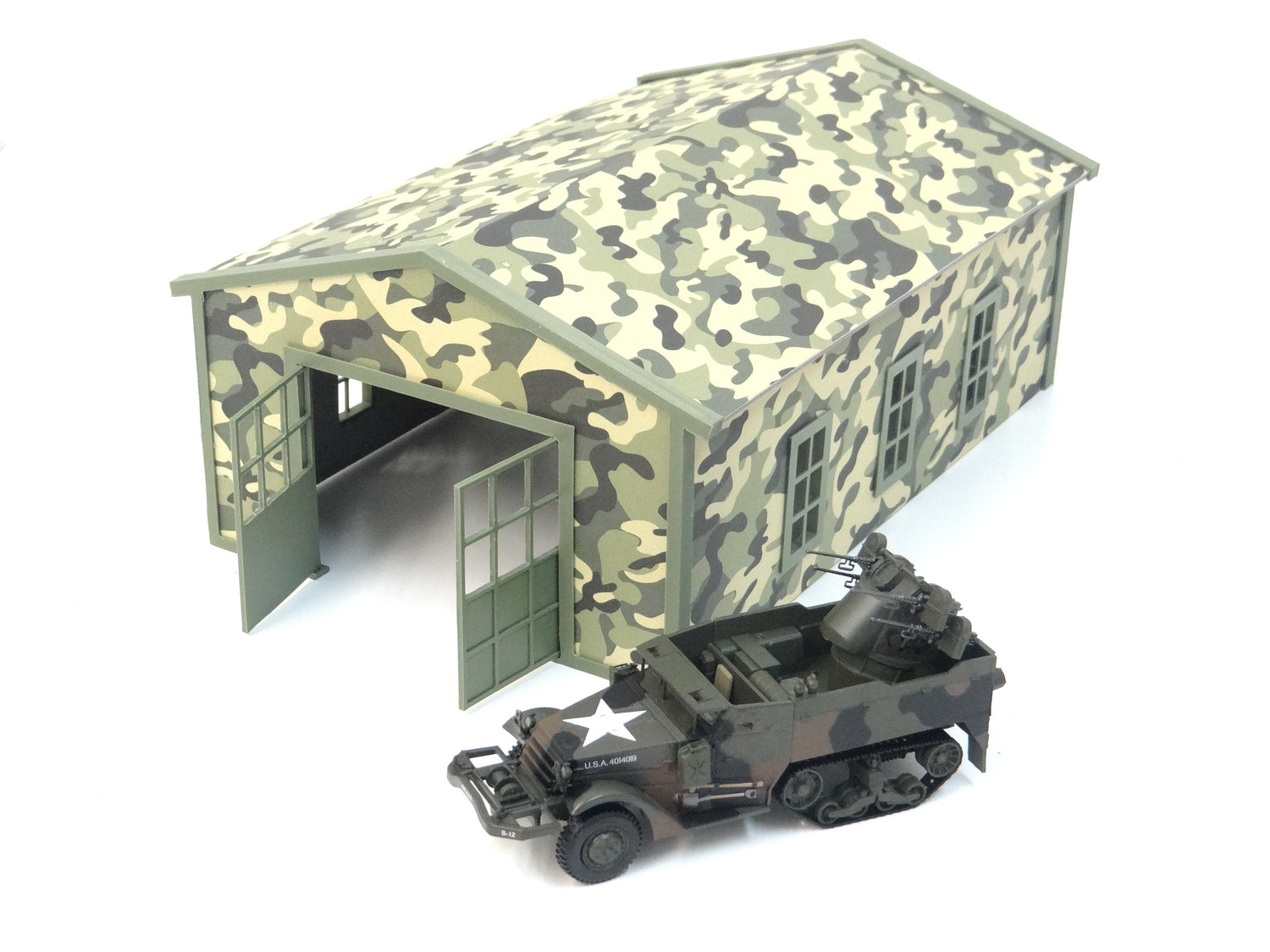 Military hangar garage diorama 1:43 scale model kit