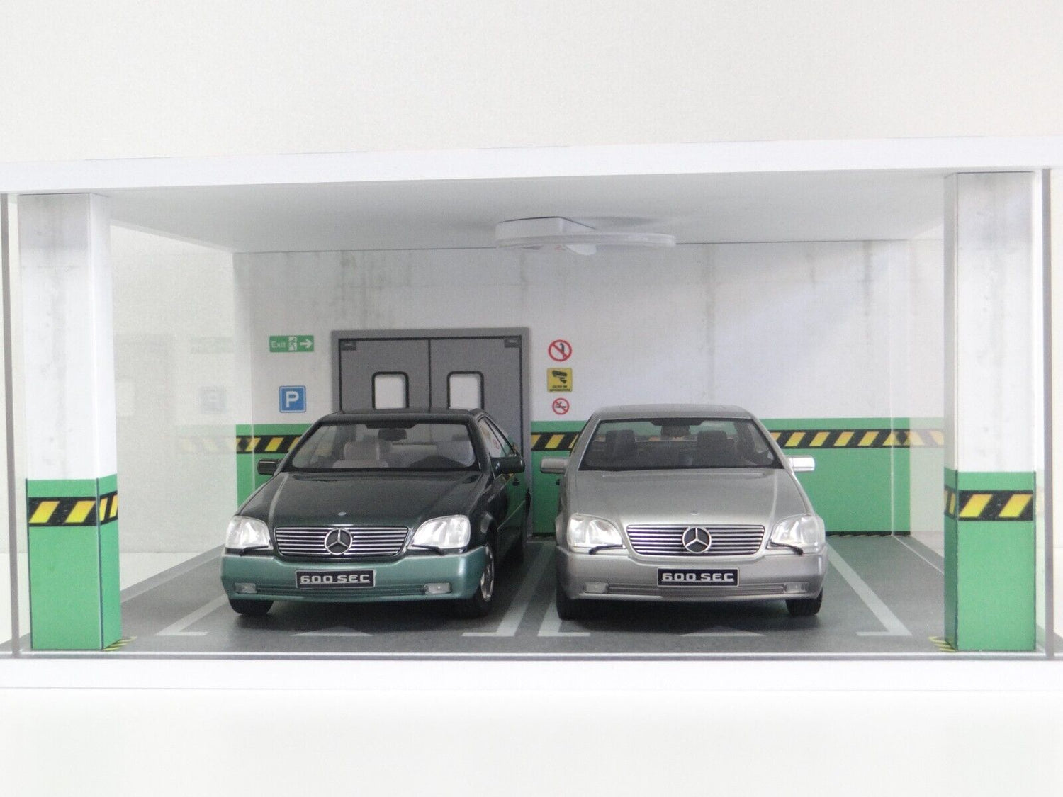 front view of 1:18 scale car display case