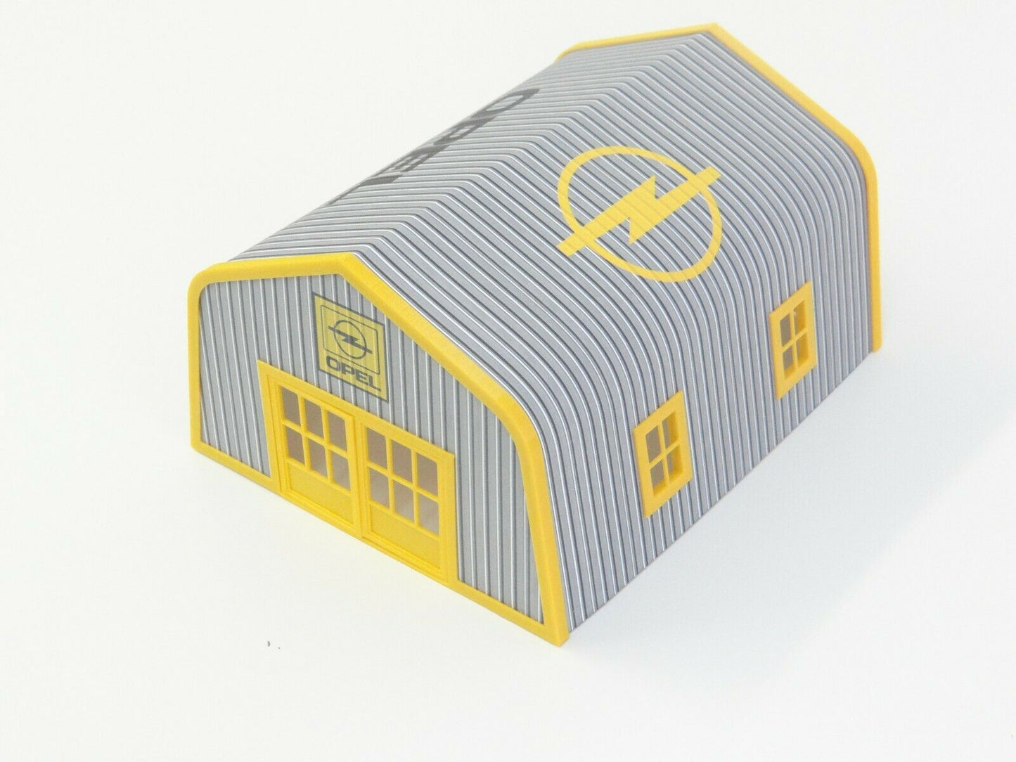 diorama garage