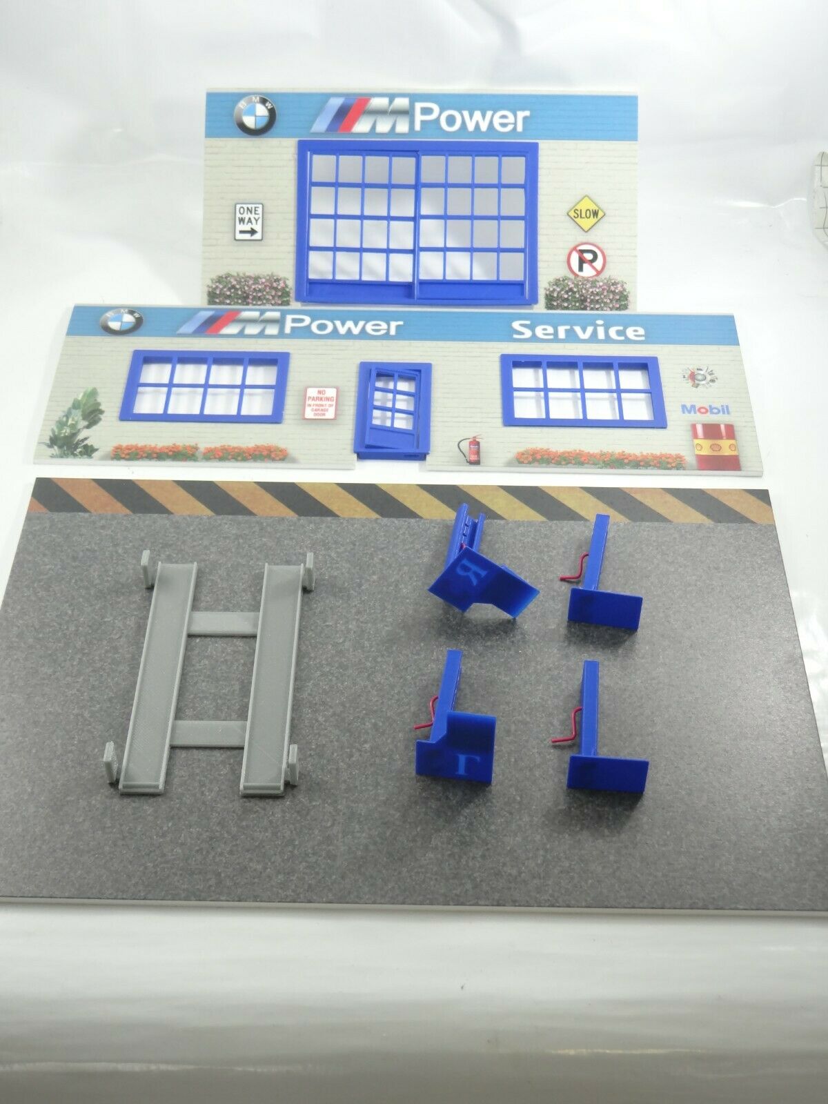 Scale 1:43 Car service garage Diorama model kit Model car display