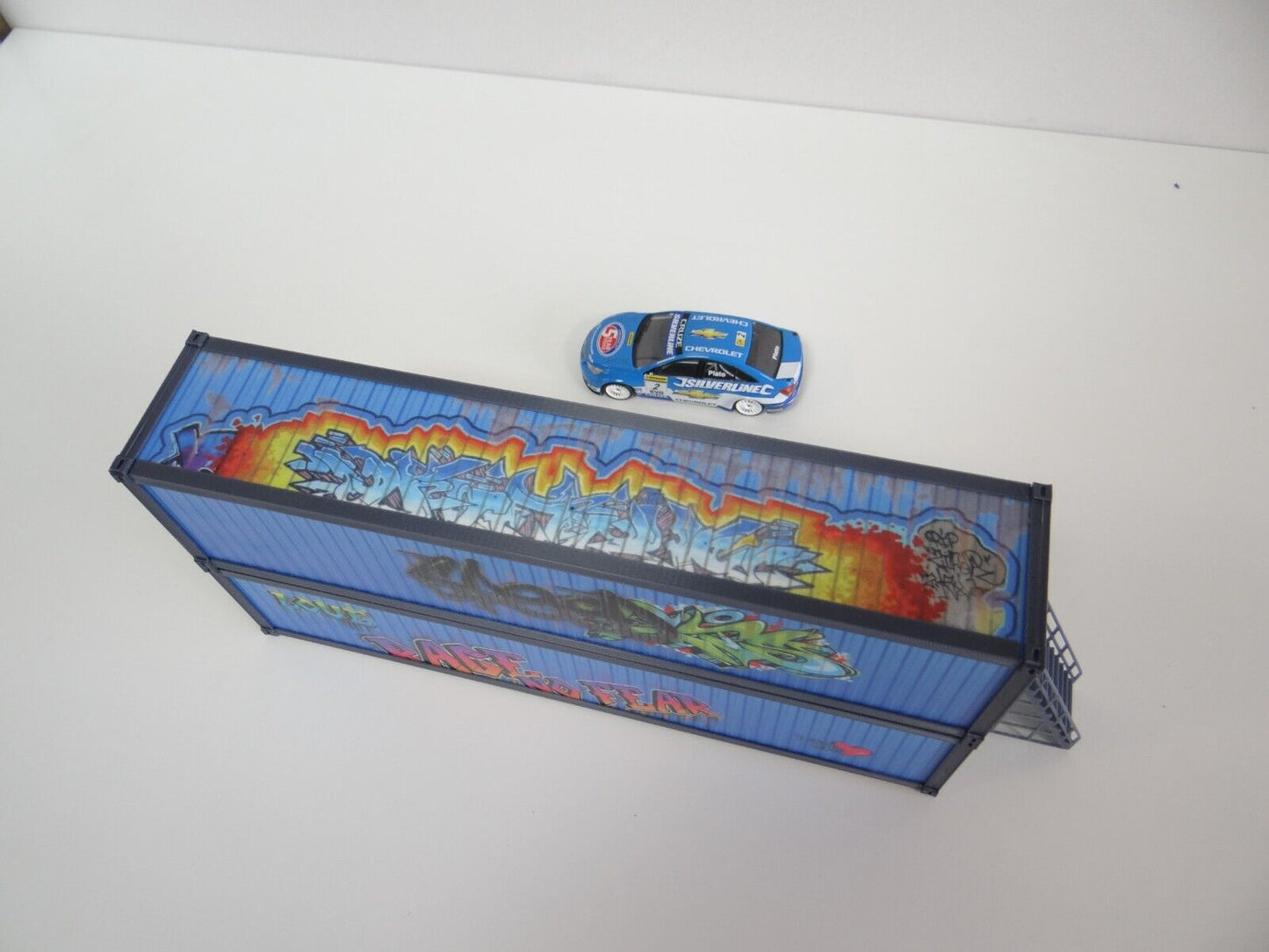 Unique diorama design